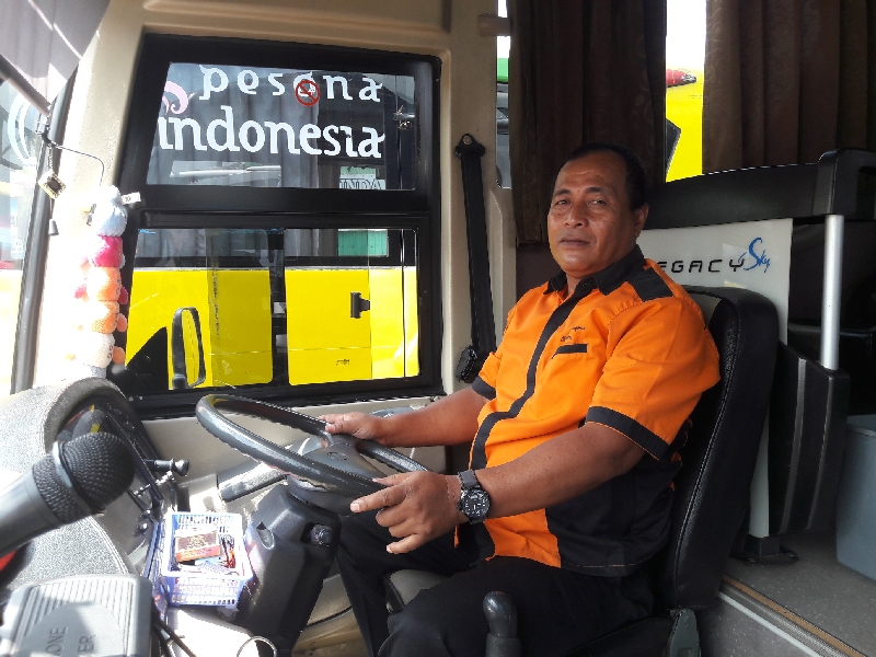 Sopir bus antarkota antarprovinsi PO Tispa jurusan Muaradua-Bekasi.