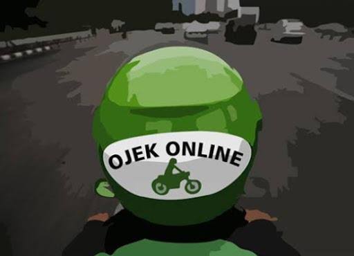 Geleng Kepala, driver ojol dapat order dorong mobil. Foto: Facebook/Arka Pradana