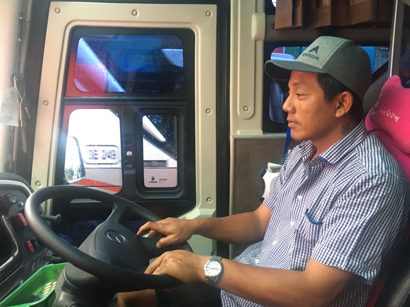 Gino, sudah 10 tahun menjadi pengemudi PO Sinar Dempo trayek Pagar Alam-Jakarta