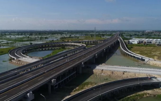  Jalan Tol Krian-Legundi-Bunder-Manyar (KLBM) Sidoarjo Gresik. (foto:Waskita Beton Precast)