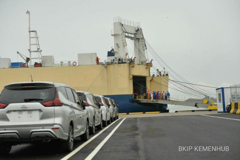 uji coba bongkar muat 22 kendaraan di Pelabuhan Patimban (BKIP)