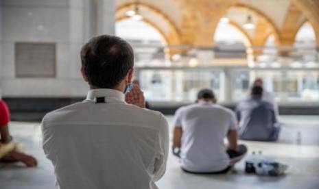 Foto ilustrasi: Jamaah haji 2020 asal Iran berdoa di Masjidil Haram.(saudizagette)