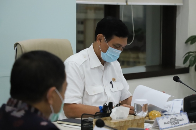Menko Marves, Luhut B. Pandjaitan saat menjadi Menko Ad Interem KKP.