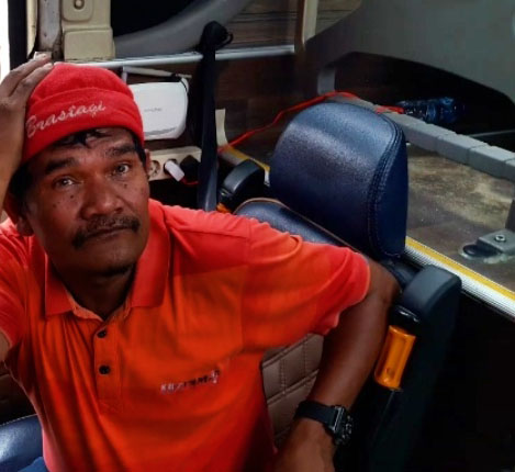 Yusuf, pengemudi bus Sempati Star jurusan Medan-Banda Aceh.