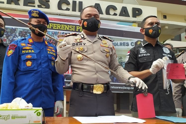 Ungkap kasus seorang anak buah kapal (ABK) yang mengamuk di atas perahu di Mapolres Cilacap, Jawa Tengah, Kamis (7/1/2021)