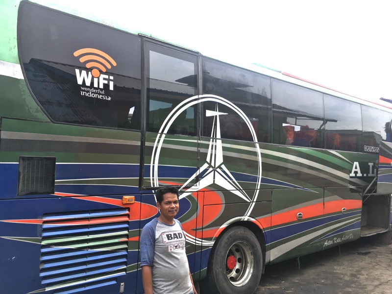 Zaharudin Panggabean, pengemudi bus ALS trayek Purwokerto-Medan. Foto: BeritaTrans.com dan Aksi.id.