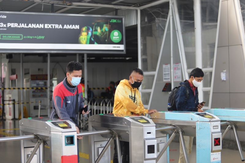 Suasana di salah satu Stasiun KRL