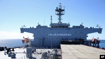 Kapal perang Angkatan Laut Iran dalam latihan militer angkatan laut di Teluk Oman, Iran, Rabu, 13 Januari 2021. (Foto: Angkatan Darat Iran via AP).