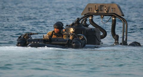 Pasukan Elit Kopaska di Kepulauan Seribu.