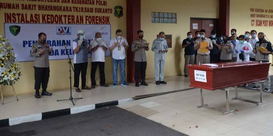 8 Jenazah Korban Jatuhnya Pesawat Sriwijaya Air Diserahkan ke Keluarga. Foto: Merdeka.com