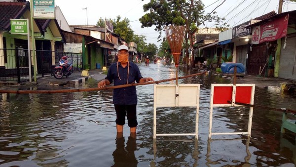 Banjir di salah satu kecamatan Lamongan (Foto: Eko Sudjarwo/detikcom)