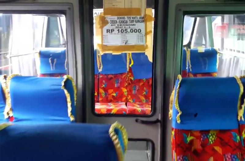 Ruang merokok di Bus.
