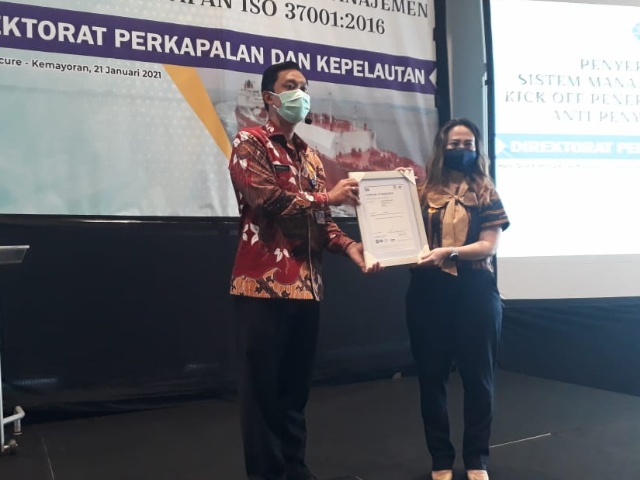 Penyerahan sertifikat ISO 9001: 2015 (Indi/Humas Hubla)