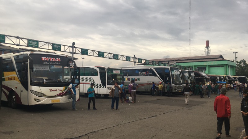 Bus AKAP di Terminal Induk Kota Bekasi. Foto: BeritaTrans.com