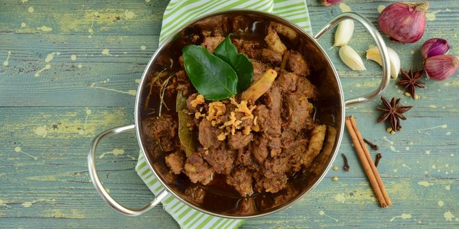 Rendang siap disantap untuk korban gempa Mamuju, Sulbar.