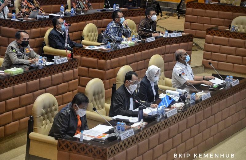 Suasana Rapat Kerja di Komisi V DPR