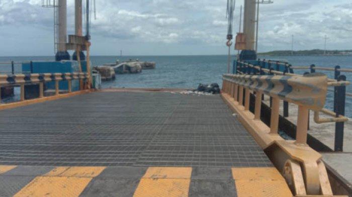 Kondisi Pelabuhan Ferry Kanatang di Sumba Timur yang saat ini ditutup sementara. Gambar diambil Ahad (31/1/2021). (Ist)