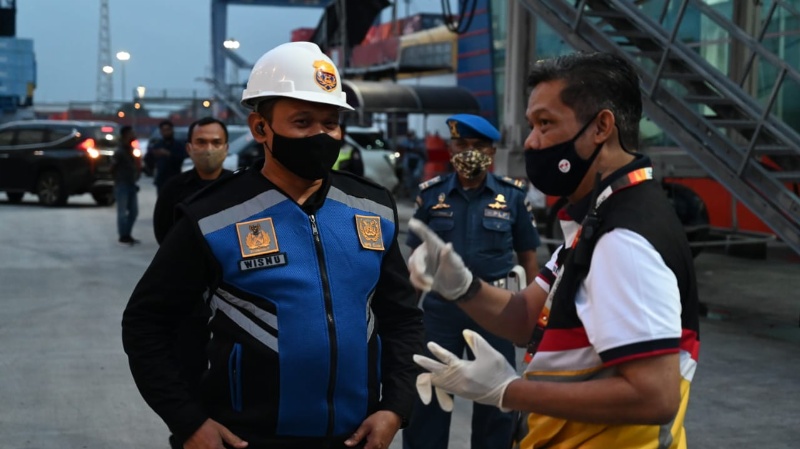 Pelepasan bantuan kemanusiaan oleh Kepala KSU Tanjung Priok Capt. Wisnu Handoko, Rabu (3/2/2021)