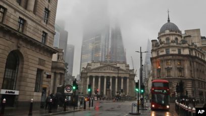 Distrik Bank London yang hampir kosong, Rabu, 13 Januari 2021 saat Inggris menerapkan kebijakan karantina wilayah untuk mengekang penyebaran virus corona. (Foto: AP)