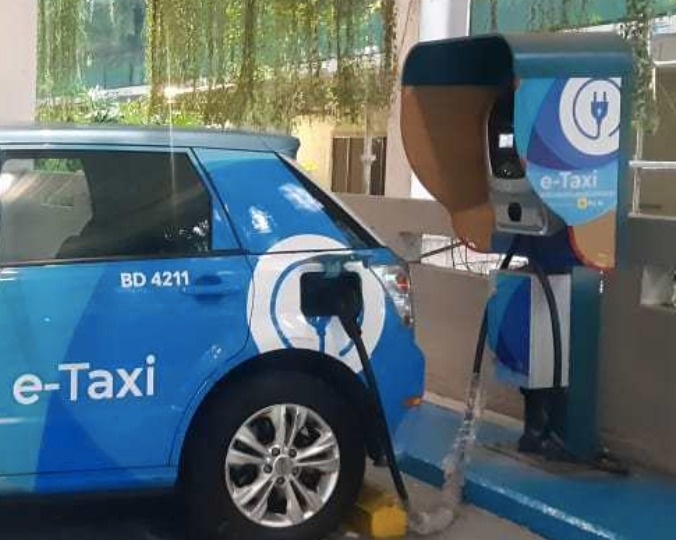Energi terbarukan pada taksi di Bandara Soekarno-Hatta (APII)