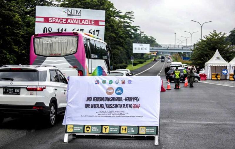 Ganjil genap di Bogor menjaring sebanyak 136 kendaraan bermotor di dua lokasi, pada pukul 08.00 hingga 11.30 WIB.
