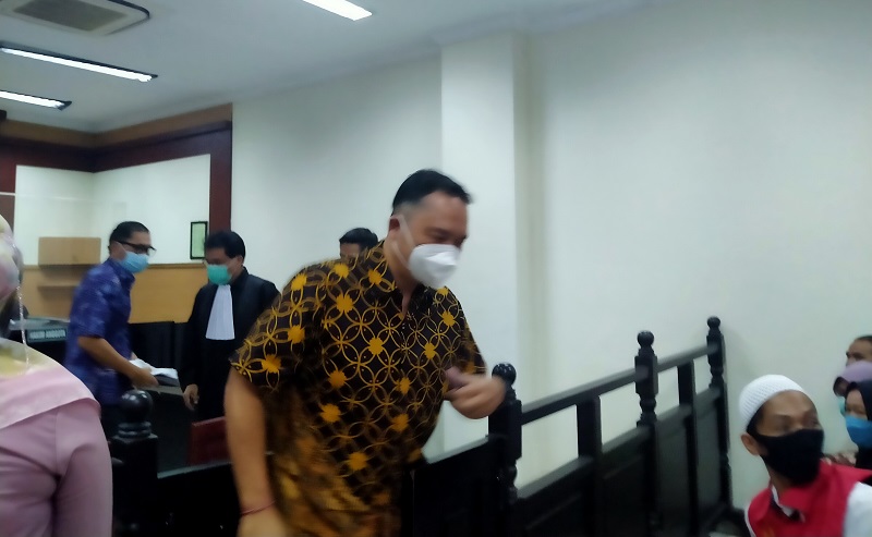 Mantan Direktur Utama PT Garuda Indonesia Ari Askhara didakwa pasal berlapis dalam persidangan di PN Tangerang, Senin (15/2/2021). Foto: Inews.id