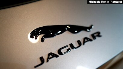 Jaguar Land Rover meluncurkan model Jaguar F-Type baru selama pemutaran perdana dunianya di Munich, Jerman, 2 Desember 2019. Foto: REUTERS/Michaela Rehle