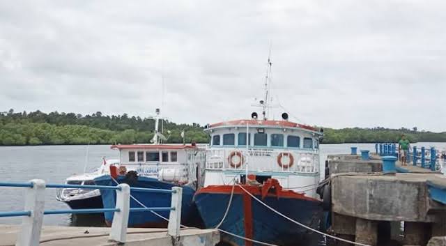 Kapal antar pulau milik pemkab Mentawai saat bersandar di dermaga Tuapeijat. (Ilustrasi)