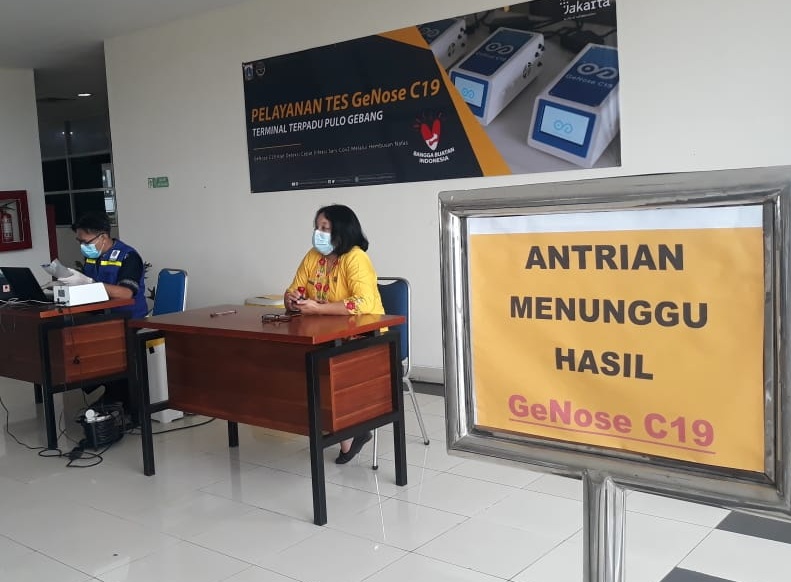 Suasana tes gratis GeNose di Terminal Pulo Gebang, Jumat (19/2/2021). Foto: BeritaTrans.com dan Aksi.id.