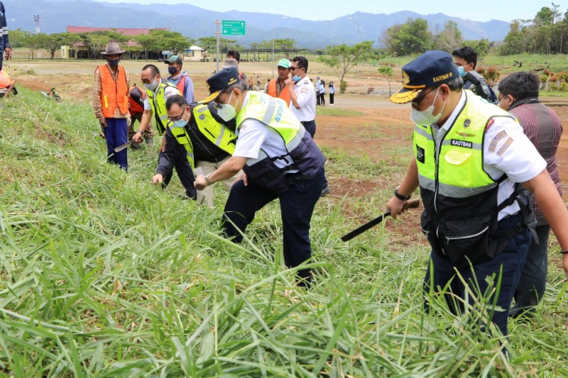 Program Padat Karya di Bandara Atung Bungsu Pagaralam
