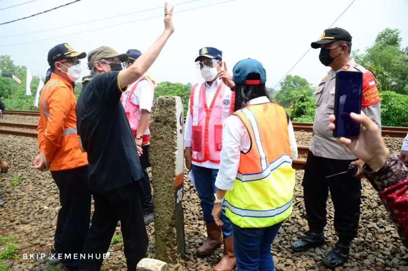 Peninjauan titik lokasi rencana pembangunan stasiun Jatake