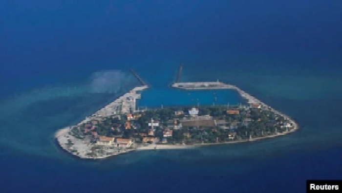 Foto dari udara, kawasan Cay Barat Daya, yang dikenal sebagai Pulau Pugad, yang diklaim Vietnam, bagian dari Kepulauan Spratly di Laut Cina Selatan yang disengketakan, 21 April 2017. (REUTERS / Francis Malasig)