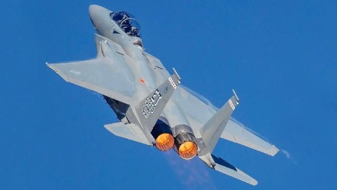 Jet tempur baru F-15EX. Kredit: Viking Aero Images