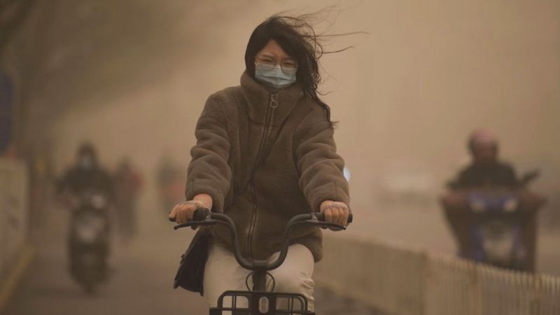 Warga Beijing mengalami polusi parah. Foto: Getty Images.