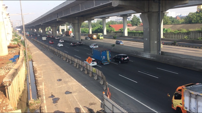 Ruas Tol Jakarta-Cikampek, Rabu (17/3/2021). Foto: BeritaTrans.com