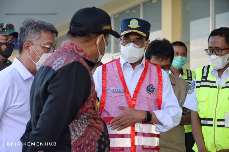 Menhub di sela timjauan prasarana transportasi di Sulsel dan Sultra