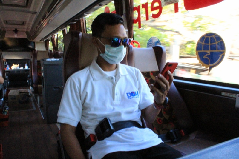 Penggunaan sabuk pengaman di bus