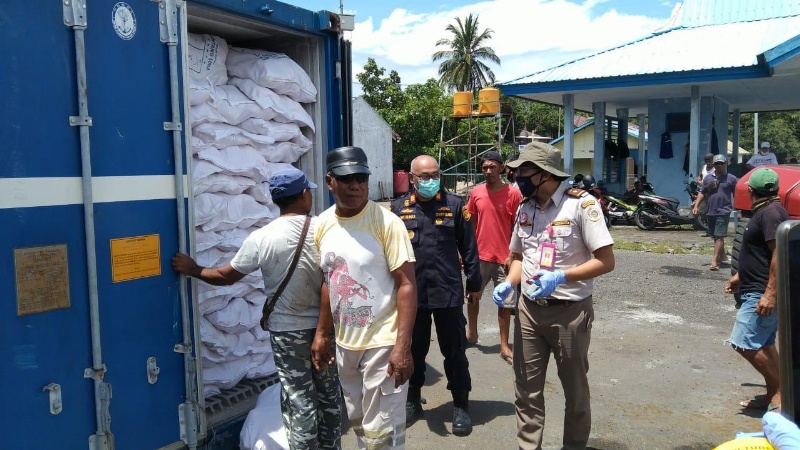 Angkutan balik tol laut dari Halmahera Barat