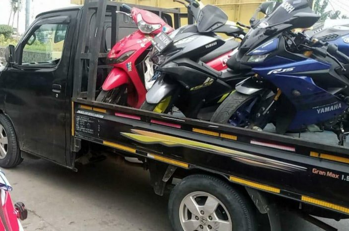 Kendaraan yang terjaring razia knalpot bising disita Polres Metro Bekasi sebagai barang bukti. 