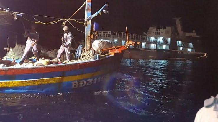 Penangkapan Kapal Ikan Asing (KIA) asal Vietnam, di Perairan Natuna, Jumat (2/4/2021). Foto: Inews.id