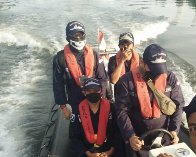 Pencarian korban kecelakaan di perairan Indramayu