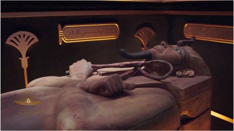 Mumi Raja Ramses II adalah salah satu yang dipindahkan. (Reuters)
