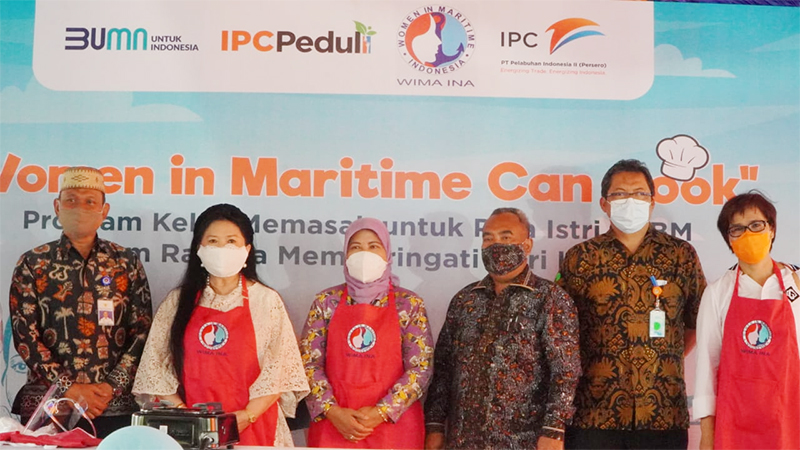 Pelatihan memasak untuk 50 orang istri TKBM Pelabuhan Tanjung Priok