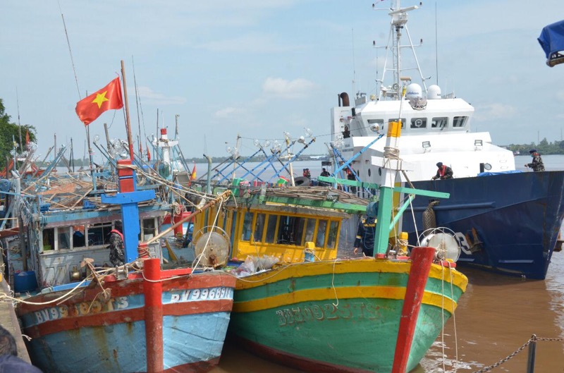  Lima kapal ikan asing ilegal berbendera Vietnam di Laut Natuna Utara diamankan Kementerian Kelautan dannPerikanan (KKP). Foto: KKP.