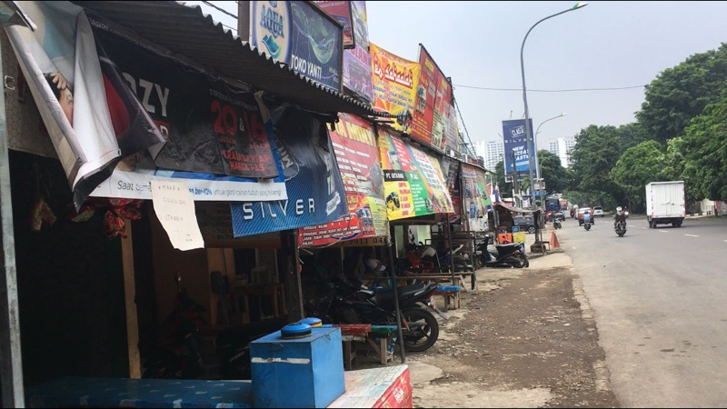 Agen penjualan tiket bus di Bulak Kapal, Bekasi, Kamis (15/4/2021). Foto: BeritaTrana.com.