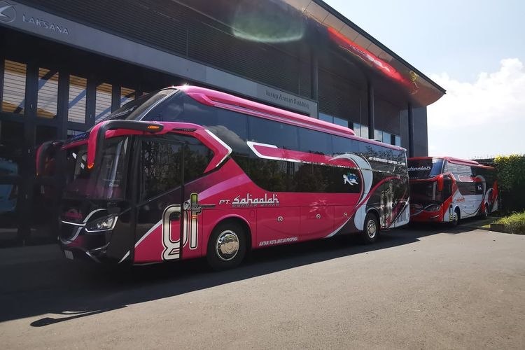 Dua unit armada baru PO Sahaalah buatan karoseri Laksana. Foto: Kompas.com/Dok. LaksanaBus