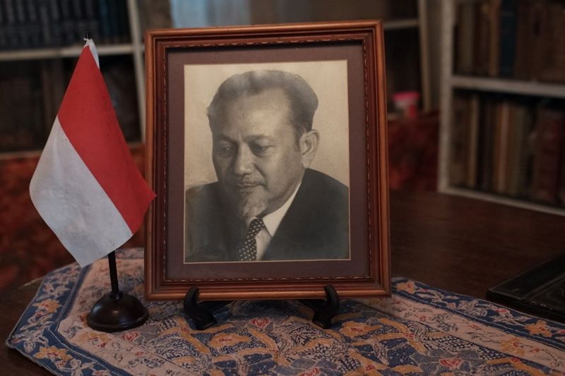 Peran sentral Achmad Soebardjo dalam kemerdekaan Indonesia diakui secara resmi saat pemerintah mengangkatnya menjadi pahlawan nasional tahun 2009. (BBC INDONESIA)