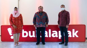 Pemegang saham PT Bukalapak.com mengangkat mantan menteri riset dan teknologi Bambang Brodjonegoro sebagai Komisaris Utama dan Yenny Wahid sebagai Komisaris. Foto: CNNIndonesia.com.