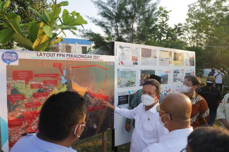 Menteri Kelautan dan Perikanan Sakti Wahyu Trenggono mengunjungi Pelabuhan Perikanan Nusantara (PPN) Pekalongan, Kamis (29/4/2021). 