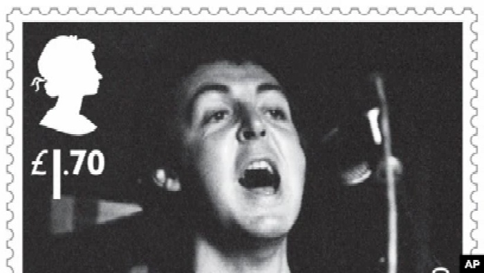 Salah satu dari 12 perangko yang dirilis Dinas Pos Kerajaan Inggris untuk menghormati penyanyi dan penulis lagu Paul McCartney. Perangko seri khusus ini mulai dijual umum 28 Mei mendatang. (Royal Mail via AP)